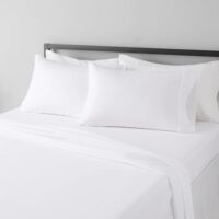 Amazon Basics - 4 Piece Microfiber Lightweight Wrinkle-free Breathable Bed Sheet Set, Super Soft Easy Care, 14" Deep Pockets, Queen, Bright White, Solid