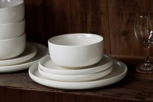 Famiware Milkyway Plates and Bowls Set, 12 Pieces Dinnerware Sets, Dishes Set for 4, White - Image 4