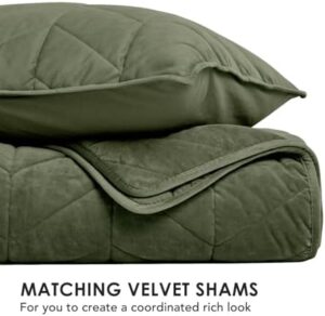 EVERGRACE 3 Pieces Luxurious Velvet King Quilts, Ultra Soft Lightweight Velvet Comforter Set, Matelasse Oversized Bedspread Coverlet for All Season with 2 Shams, Olive Green, 108"x96" - Image 6