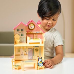 Bluey Mini Home Playset | Compact House Playset with Carry Handle | Three Different Rooms | Kitchen, Bedroom and Bathroom | Includes Figure with 5 Play Pieces - Image 2