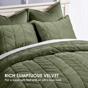 EVERGRACE 3 Pieces Luxurious Velvet King Quilts, Ultra Soft Lightweight Velvet Comforter Set, Matelasse Oversized Bedspread Coverlet for All Season with 2 Shams, Olive Green, 108"x96" - Image 2