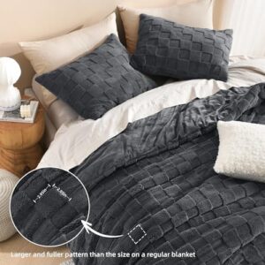 Litanika Fluffy King Size Comforter Set Dark Grey, 3 Pieces Warm Sherpa Fleece Winter Bedding Set, Jacquard Checkered Plush Fuzzy Bed Set(1 Comforter, 2 Pillowcases) - Image 4