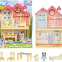 Bluey Mini Home Playset | Compact House Playset with Carry Handle | Three Different Rooms | Kitchen, Bedroom and Bathroom | Includes Figure with 5 Play Pieces