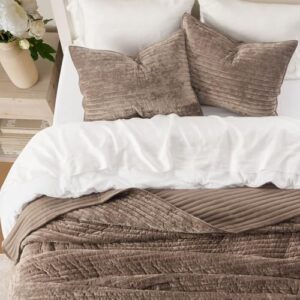 EVERGRACE Velvet Quilt Set King Size, Luxurious Soft Striped Channel Bedding Set, Lightweight Velvet Comforter for All Season, Oversized Bedspread Coverlet with 2 Matching Shams, Mocha Brown - Image 3