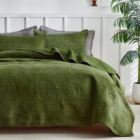 WARMDERN Ultrasonic Green Velvet Quilt Set King Size, Textured Quilt Leaf Pattern Modern Quilt Bedding Set, 3 Piece Soft lightweight Microfiber Bedspreads Coverlet for All Season, Green, 106x96 inches
