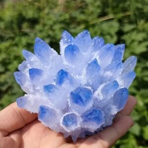 Natural Crystal Cluster Clear Quartz Mineral Crystal Cluster Cluster Healing Ornament Hue Reflection Feng Shui Home Decor (Blue) - Image 6