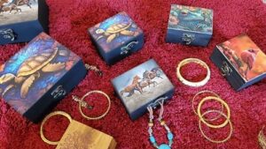 JB&C Premium Horse Jewelry Trinket Keepsake Box. Animal Home Decor, Gifts for Horse Lovers (3.75in HS) - Image 6