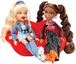 Bratz Funky Fashion Furniture Lip Couch Playset & Display, Fits 2 Dolls - Image 4