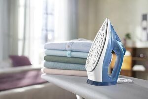 Philips Perfect Care 3000 Series Steam Iron - 1250 W power, 40 g/min continuous steam, 200 g steam boost, 300 ml water tank, blue (DST3031/20) - Image 6